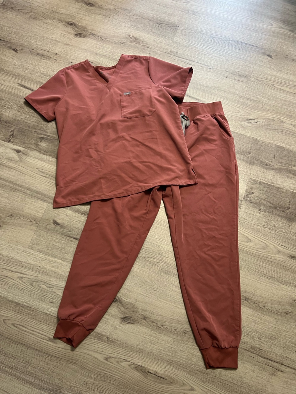 Women’s Figs Mauve Scrubs Size L